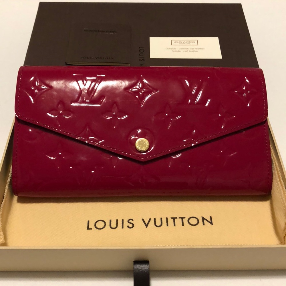 Louis Vuitton Vernis Sarah Wallet Dark Pink